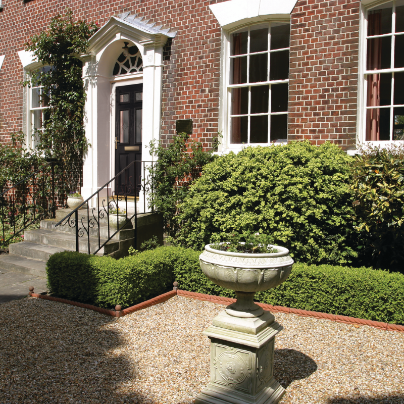 EurocellHome's tweet photo. Spring has sprung 🌸 

Enjoy the lighter, brighter days ahead with our double-glazed, energy-efficient windows.
 
And with the rise in energy prices, replacement windows from Eurocell Home can keep your home at a comfortable temperature, whatever the season #EurocellHome #UPVC