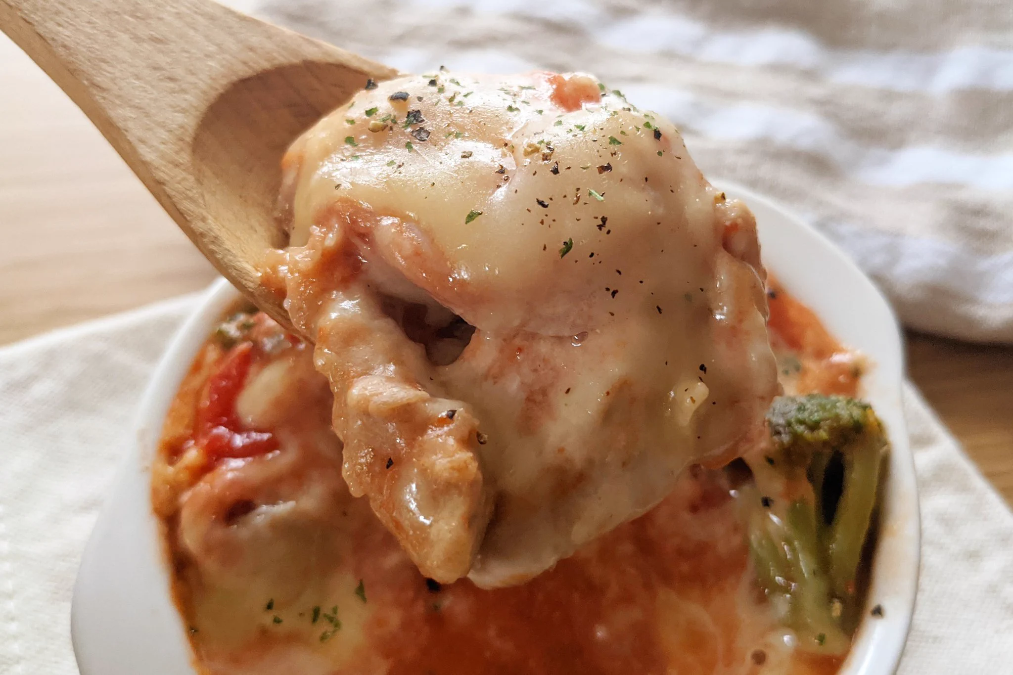 レンジでおまかせ！トマト煮込みチキン。ブロッコリーとトマトの相性が抜群