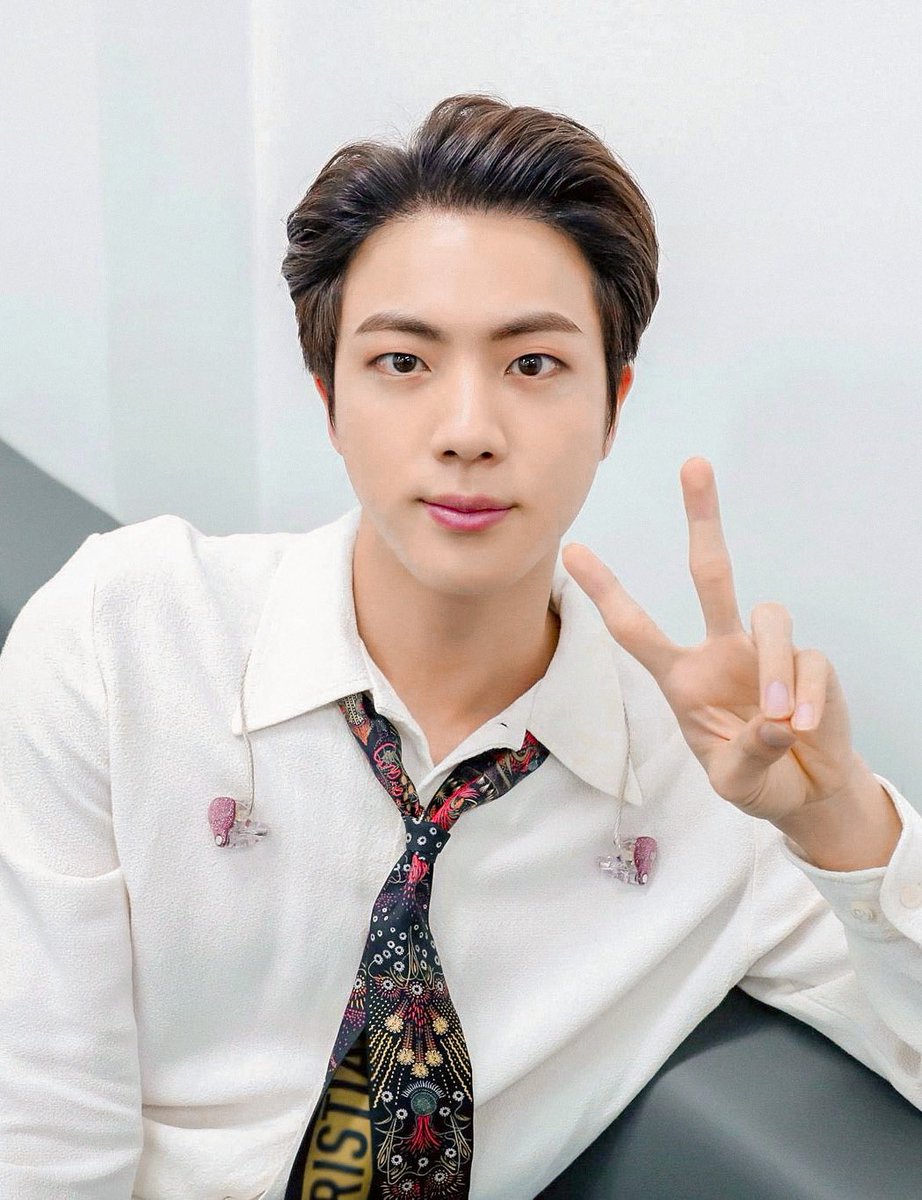jinniesarchives's tweet photo. #JIN 📸 https://t.co/LE4Dzx5X7z