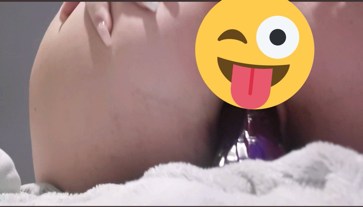 TwoGirlsOneOnl1's tweet photo. I think I should start using my #onlyfans  account again 🤷🏻‍♀️ might help relieve the fact I'm horny 24/7 🤫 retweet if you think I should https://t.co/RJQTUEr3wU