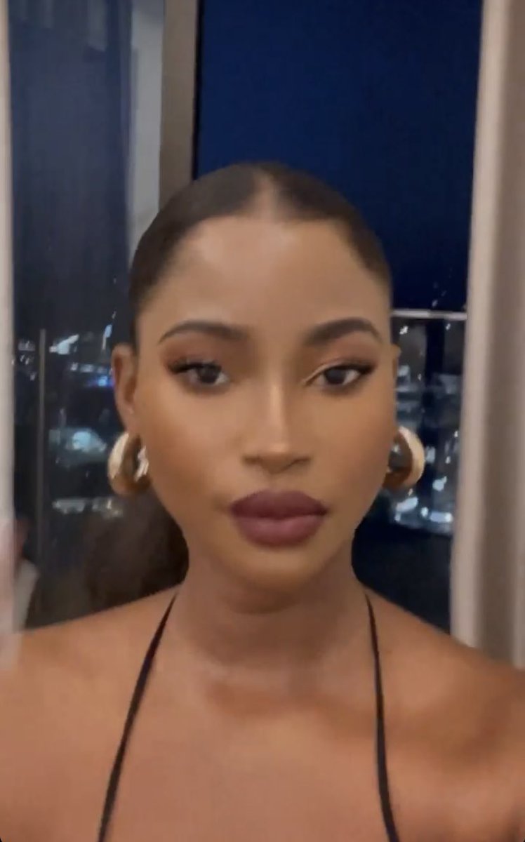 nale_babe's tweet photo. This girl is kind and ever so graceful. She never reciprocates hate with hate. Say what you want, I know many of us love her for these amazing qualities.
#NaleTheirMama
#AlphasProject
M&G CHALLENGE https://t.co/BZwVqTuv76