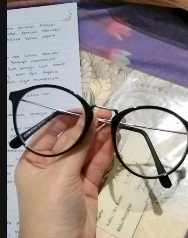 cacaxx_'s tweet photo. @sandrinna__11 Kacamata 200rbu❌
Kacamata 20rbu✅

Nemuin kacamata cmn 20rbu sebagus ini, wow bnget pokonya gk bisa brkata apa" lgii the best lhh😍😘buruan chekout🛒

https://t.co/uRvJegMdHr https://t.co/wGBZfRcQg1