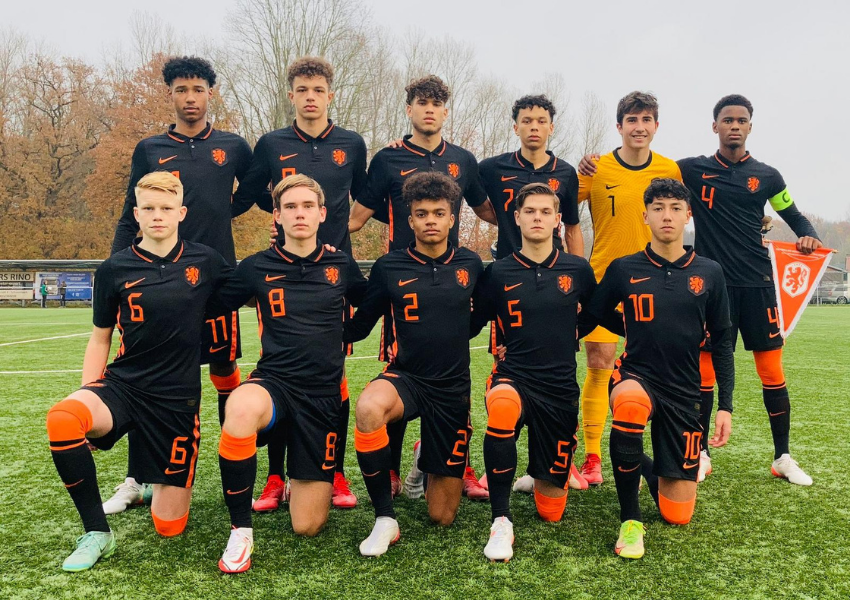 AZJeugd's tweet photo. 🗺️ Youth International Duty

🔶 Het Oranje Onder 16 van Dijkstra, Oerip, Smit, Zeggen &amp; Van den Ban treft Brazilië.

🏟️ Stade Municipal
📍 La Boissière-Des-Landes (Frankrijk)
⌚️ 18:30 uur
🏆 Mondial Football Montaigu Toernooi

🇧🇷 - 🇳🇱

#AZJeugd #OranjeO16 #braned https://t.co/ZlG498166r