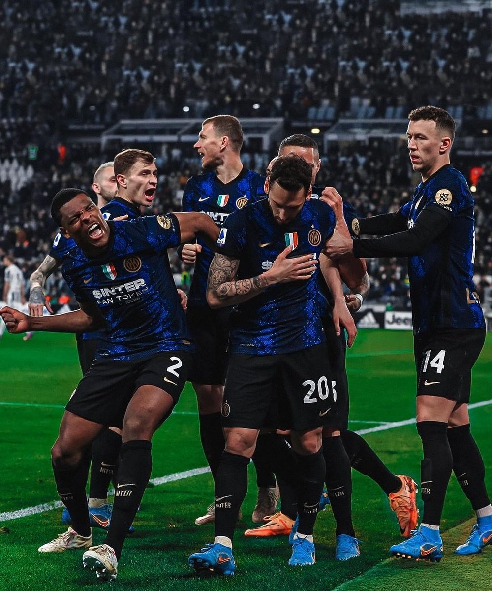 snajaths's tweet photo. Inter in Serie A 2019/20:
-Best defense
-2nd best attack.

Inter in Serie A 2020/21:
-Best defense.
-2nd best attack.

Inter in Serie A 2021/22 so far:
-Best defense.
-Best attack. https://t.co/8iLE1VRER2
