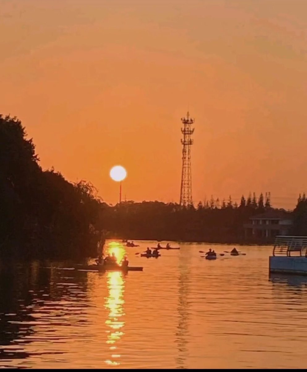 C7Hj4's tweet photo. 随手拍下的夕阳 https://t.co/vrZDnIPSbh