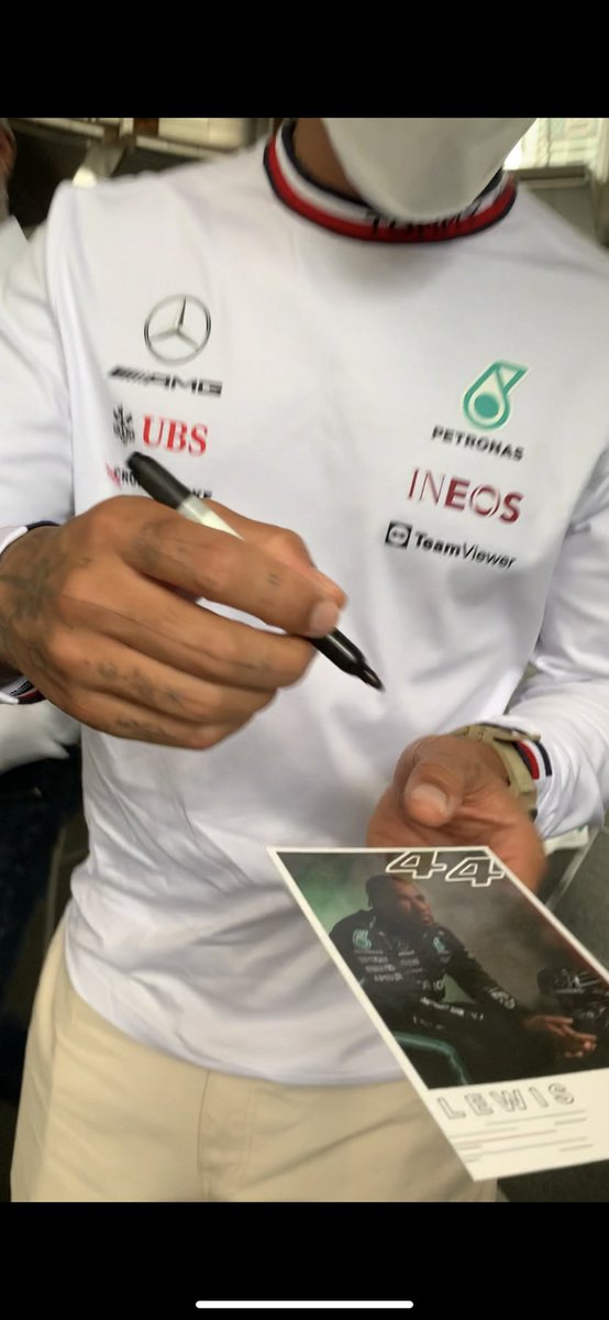 scuderiacourt's tweet photo. OH MY GOD OH MY GOD I MET LEWIS HAMILTON https://t.co/6QoIP230Uh