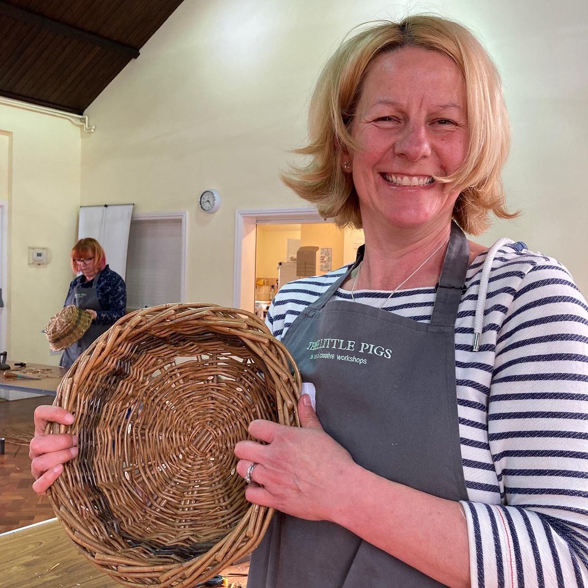 Craft_Workshops's tweet photo. Ta da! Eight smashing baskets were made at yesterday’s Basket Making Workshop. Look how smart they are… 
#tlpcraftworkshops #basketmaking #willowweaving #craftcourses #basketeers https://t.co/mjSrfddzQ0