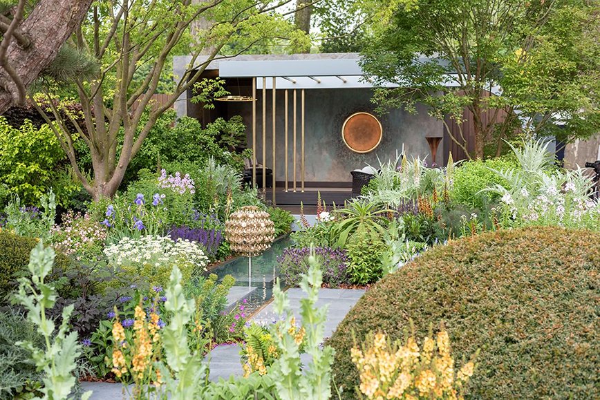 Today we speak to Ian Cameron, Creative Director, <a href="/camerondesign/">Cameron Design House</a> and Empty State about projects he has recently worked on and what influenced him to start his now flourishing career. 

designerati.co.uk/2022/04/11/lig…