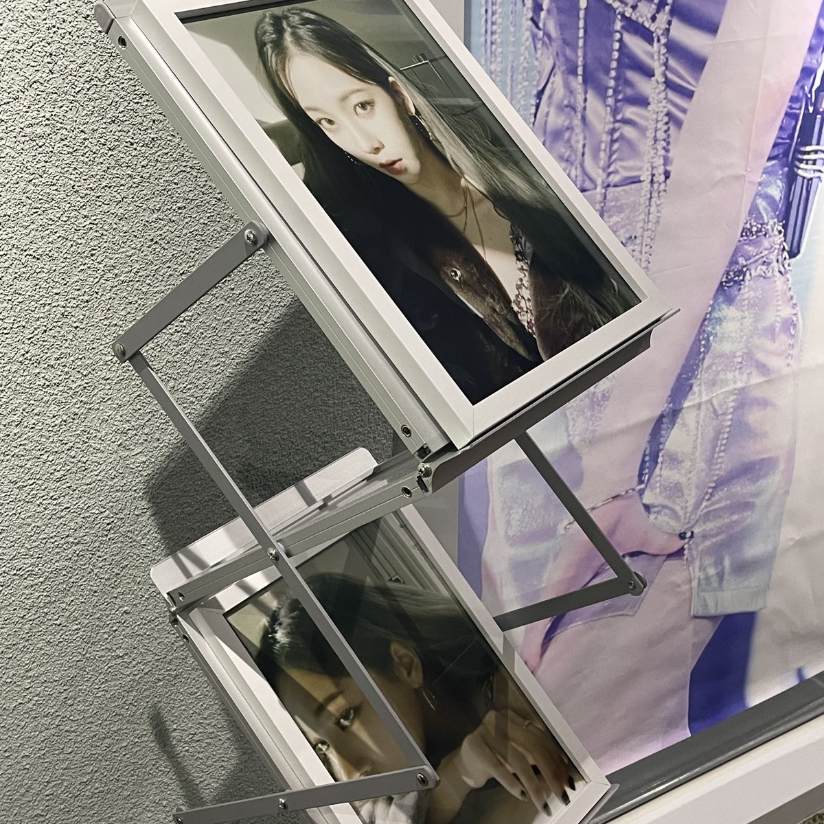 MYetloveK's tweet photo. 전시되어 있던 지민이 액자 3개 가져가실 분 디엠 부탁드립니당 ! https://t.co/8plfkPQ9gA