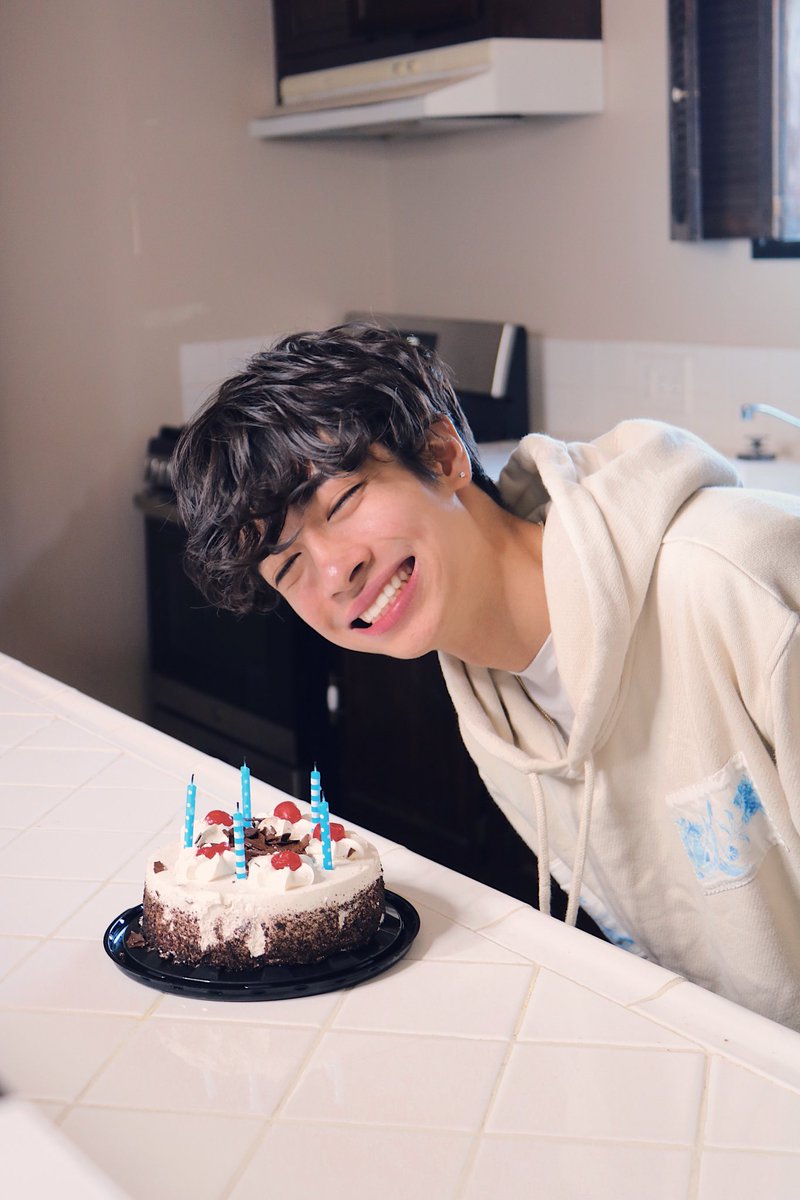 Sunshine_star43's tweet photo. Happy Birthday Sebastian Moy!!❤️.. You are one of the sweetest people I have ever met ... Take care of yourself seb...be happy...Take care of your Health too..Star will always be with you💛⭐... supporting you..and always love you 🙆🏻♀️❤️...
#OurIconicSebubba https://t.co/yIa26bDzKE