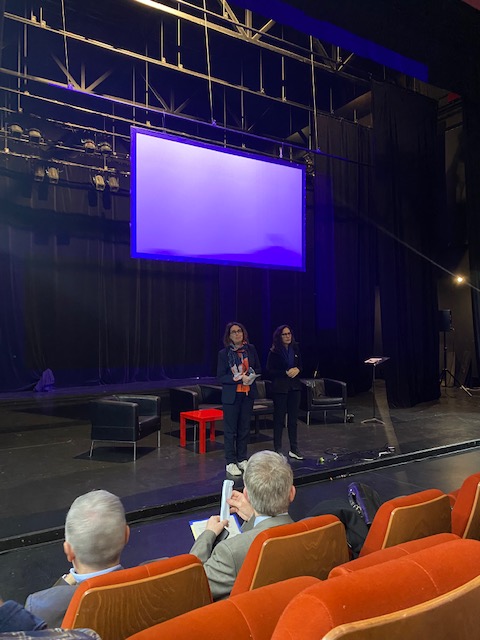 Dsden57's tweet photo. Séminaire des acteurs de l'éducation artistique et culturelle à l'école ce lundi matin à l’espace Bernard Marie Koltès à Metz. Monsieur Olivier Cottet, #DASEN57 a lancé cette journée visant à accompagner tous les acteurs de l’école dans leur mission avec le réseau de la DAAC. https://t.co/ehtFGigFGf