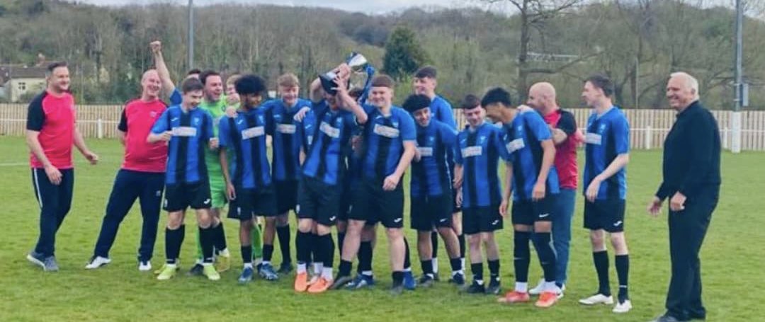 #Shoutout to Hallen U16s who have been crowded champions of the Avon youth league this weekend.

Nominate your coach, club or match official for a national award 👉 bit.ly/372LKTk

#Grassrootsfootball #JuniorFootball
#AdultFootball #SundayLeague