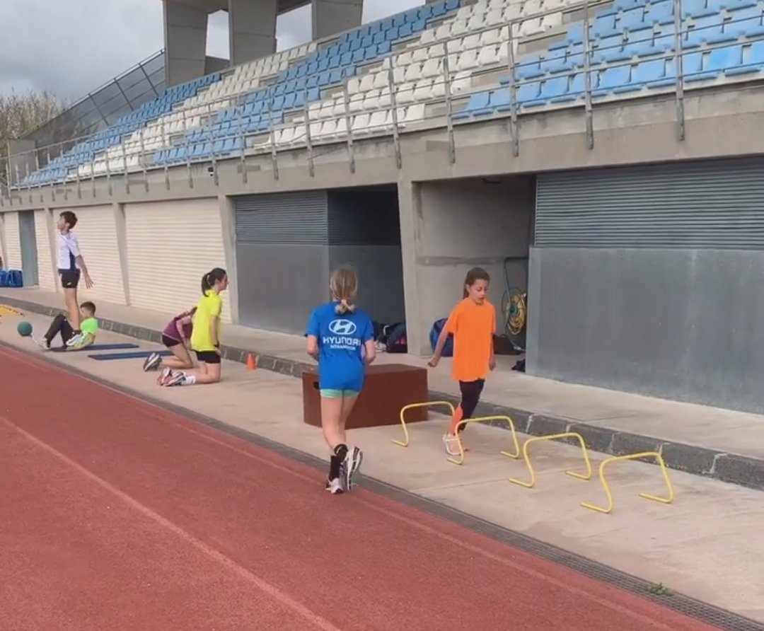Luns de Semana Santa e moitos clubes non paran, ao contrario...

A Gándara adestrando nestes intres nas Pistas de Atletismo Saleta Fernández en Monforte. 

<a href="/3SaletaFdez/">Saleta Fernandez</a>