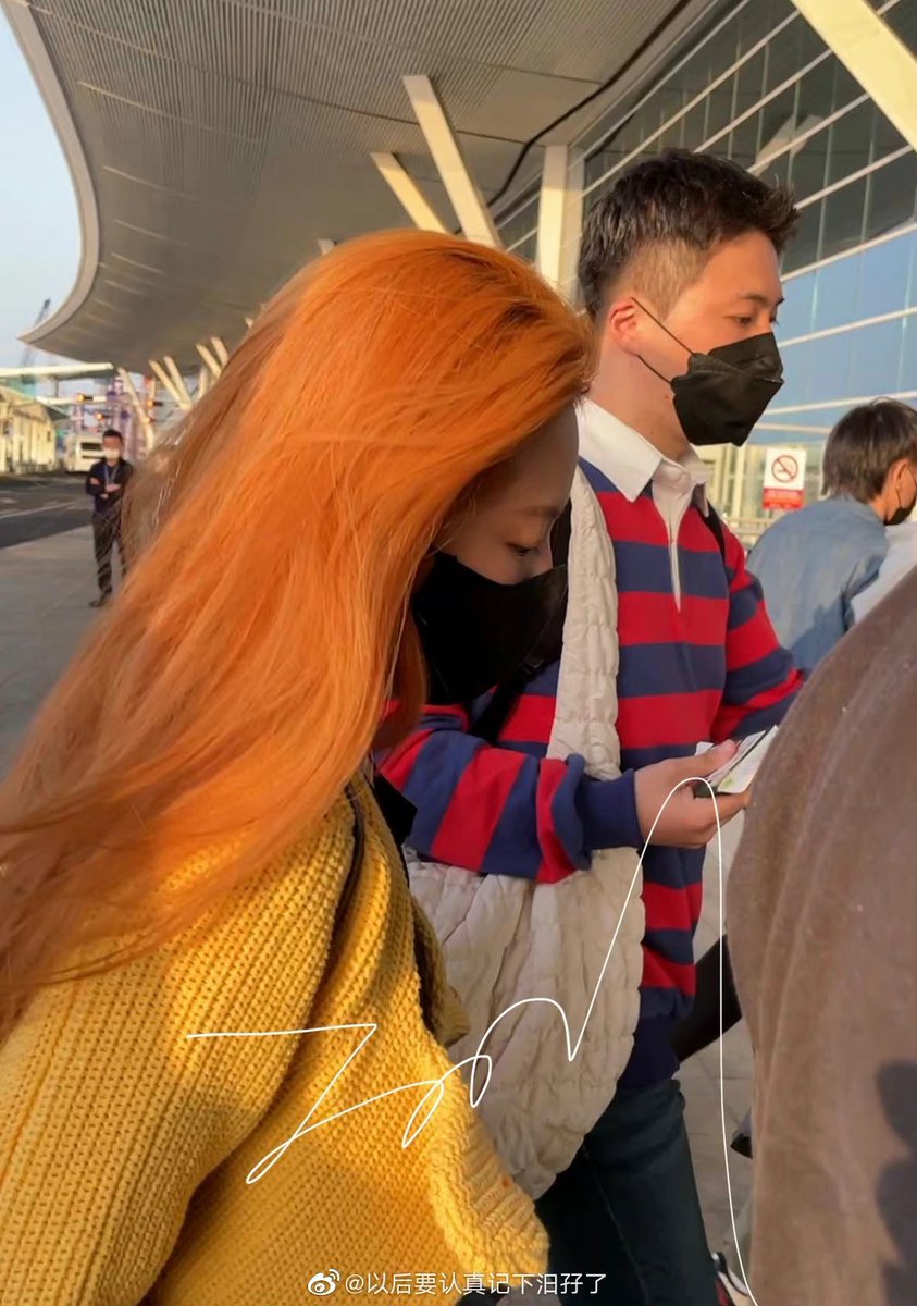 jennieaceitgirl's tweet photo. it looks even better under the sun 😭 https://t.co/XpGXoQxJAH