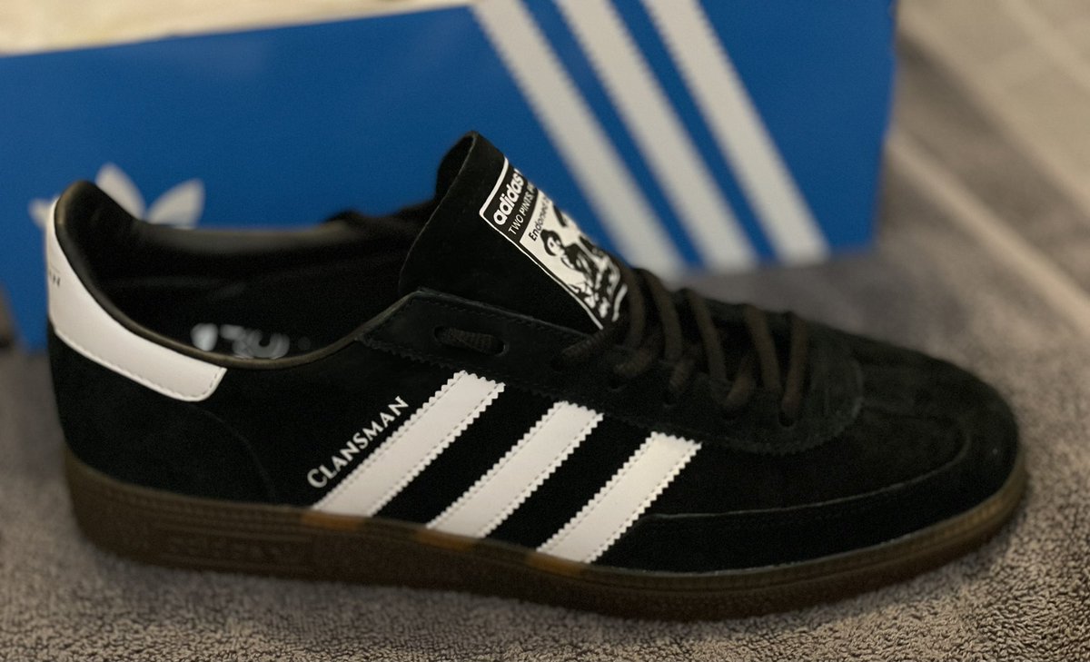 CliffMorton's tweet photo. New Trainers have arrived 👍🏼
Adidas @clansmancorby
#2pintsprick
#stillgame
@FordKiernan1 @greghemphill96 @govindajeggy @paulza70 @MrMJCox @GavsterNo1 https://t.co/XQCUA75F7o