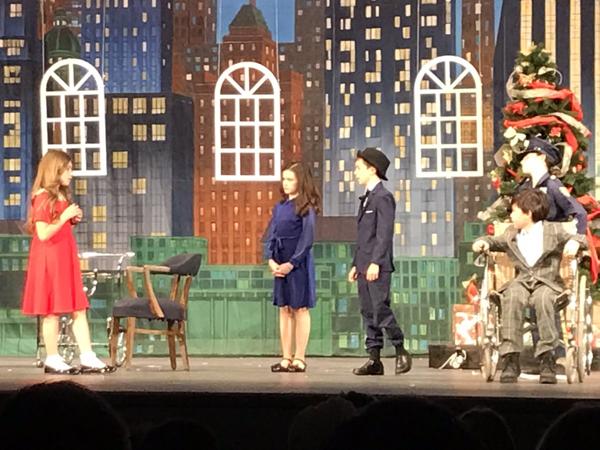 SauconSuper's tweet photo. Amazed at the talent in our SVES! Watching Annie Sunday afternoon brought a smile to my face! Great seeing everyone come out and support our Elementary Musical! https://t.co/7AOJeXFnGZ