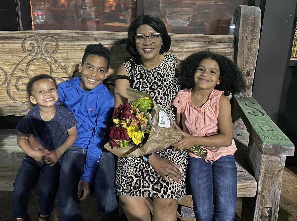 CoachRCThompson's tweet photo. Today is @cdt_left’s birthday! This weekend we all went out to eat to celebrate. Happy birthday mom! 🎂 🎉 💐 https://t.co/rZMlmwJzV5