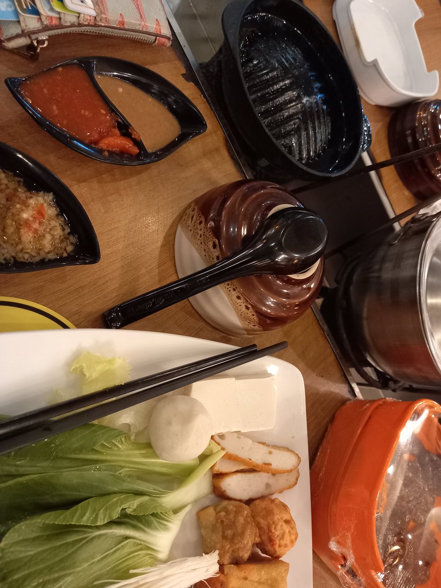 level 23 unlocked💫
congrats you've passed level 22 dengan amat terseok-seok! though i kinda hate myself but lets give it a super mega big huge massive double combo hug!