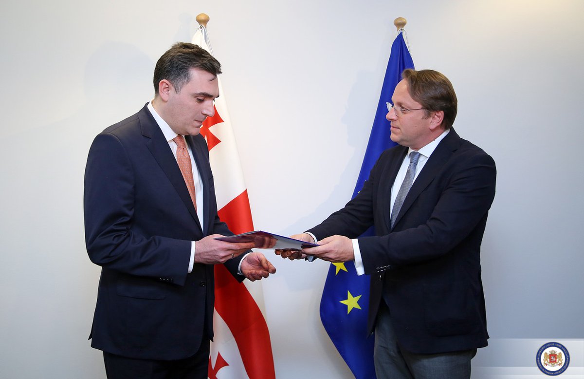 MFAgovge's tweet photo. Commissioner @OliverVarhelyi has handed the questionnaire to Foreign Minister @iliadarch. ๐ฌ๐ช's European integration has now been upgraded to another level. We're looking forward to continuing working in this direction & achieving the ultimate goal - becoming the member of the ๐ช๐บ! https://t.co/7mDzuR48QM