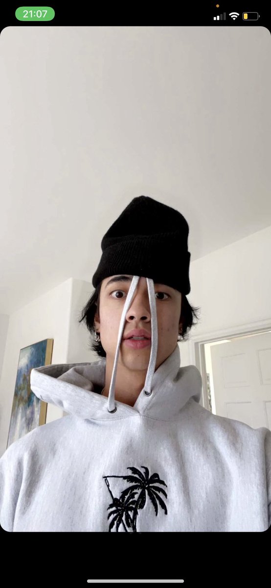 khadsdontleave's tweet photo. happy birthday sebby i juss wanted to say thankyou for being the amazing wonderful person you are never change for anyonebecause of you n oli i wouldnt have then friends i’ve got now&i juss wanted to thank you for that.i hope you enjoy your day bubba love you<333 @ImSebastianMoy https://t.co/3Iu8cRuBqk