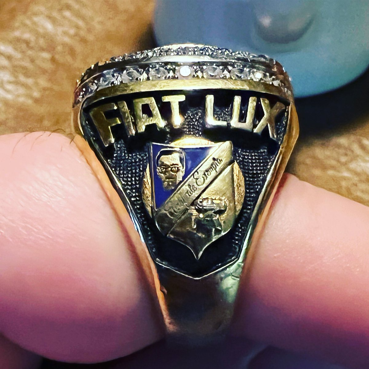 TheSquareMag's tweet photo. The Square Magazine #masonic update RT: @royalscofields1โฆ #freemason #freemasonry #masons... How do you display being a Master of the Craft??
#freemason #rss #masterofthecraft https://t.co/2zfz34MuGx