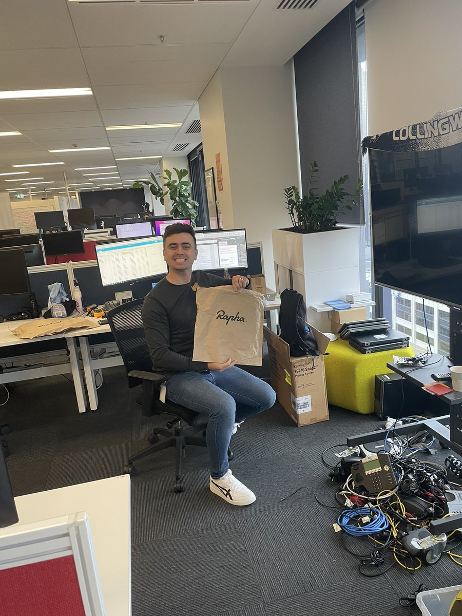 codez_runz_repz's tweet image. The happiest I’ve even seen this bloke
