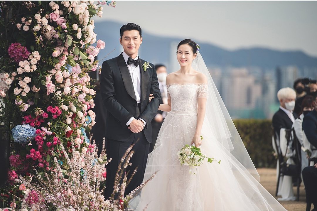 withhyunbin's tweet photo. Hyun Bin and Son Ye Jin wedding at Grand Walkerhill Seoul on March 31, 2022.

#crashlandingonyou #사랑의불시착
#hyunbin #현빈 #ヒョンビン #玄彬
#sonyejin #손예진 https://t.co/VQgXwHRcwT
