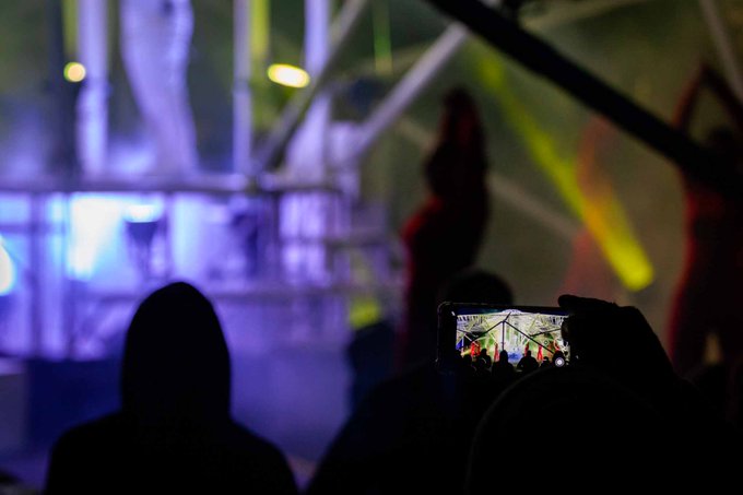 SouthTippArts's tweet photo. Such a fab weekend @intheopenarts with @waterfordspraoi 's PRISM lighting up the Kickham Barracks site.  Great performances, great crowds, and great weather (more or less 😅) - Well done to all involved! @clonmeljunction @TipperaryArts #PRISM #FaoinSpéir #InTheOpenClonmel https://t.co/F0L8K2dXoj