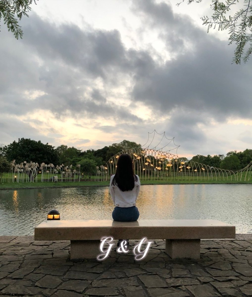 剛好的黃昏
湖面波光粼粼
女子等待的是....

#夫妻情侶聯誼 #單男 #NTR
#同房交換 #換妻 #女女 https://t.co/E2sNi1fSk6