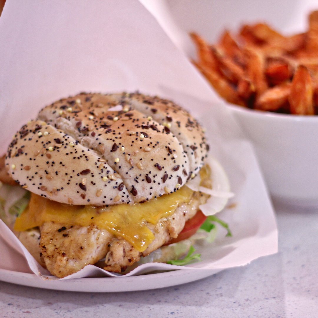 ShakeDogDiner's tweet photo. Nothing better than a delicious burger to kick off your week! 🍔😌

#ShakeDog https://t.co/RZTLnnhzEd