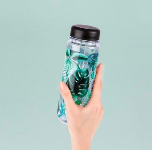 Smartyfun_es's tweet photo. Beber agua es muy importante y con una botella tan bonita, ligera y resistente como esta siempre cerca, no te costará nada mantener la hidratación!
https://t.co/2j2AbBzeXj
.
.
#botella #waterbottle #regalosutiles #ideaspararegalar #smartyfun #tiendafisicayonline https://t.co/Ha44MKyHf1