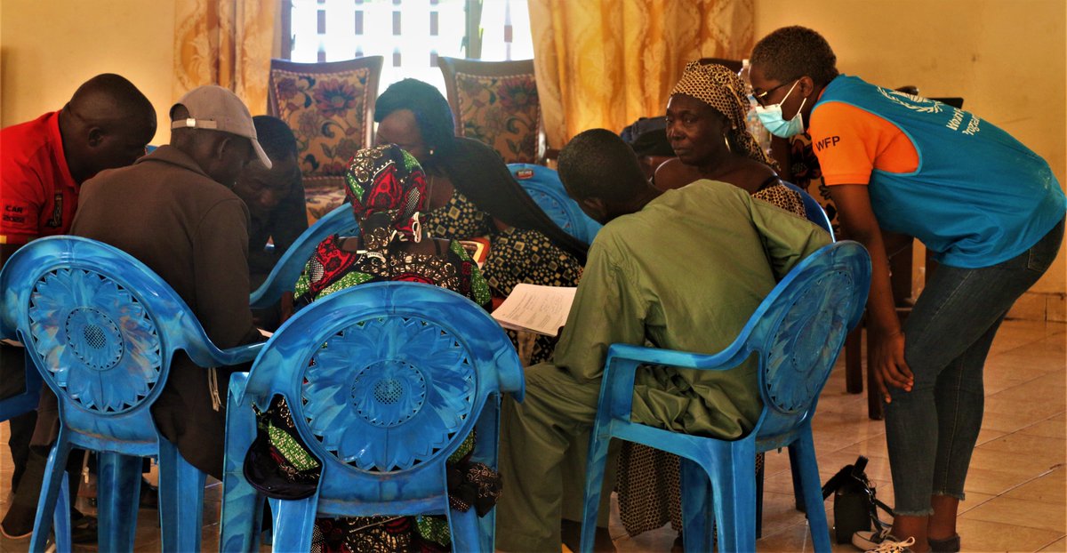 WFP_Cameroon's tweet photo. #Cameroun🇨🇲

@WFP_Cameroon soutient 550 agriculteurs👩🌾de 1⃣9⃣villages dans #Adamaoua en créant des associations de crédit et d’épargne, leur donnant ainsi accès à des fonds💵pour financer les activités agropastorales et génératrices de revenus

#FaimZero 
#ChangerLesVies https://t.co/rg6gUXckxa