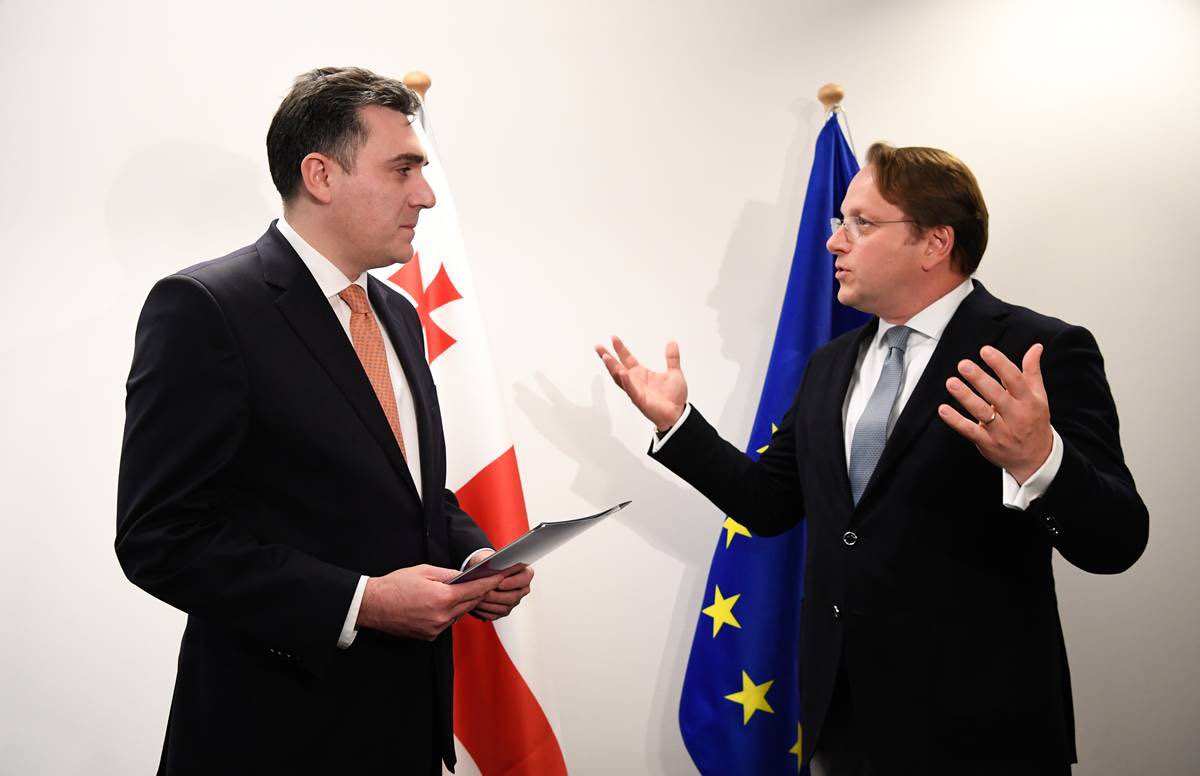 OliverVarhelyi's tweet photo. I handed over the questionnaire on #EU ๐ช๐บ application to Foreign Minister of #Georgia ๐ฌ๐ช @iliadarch in Luxembourg today: โThis is the first step on your European path. We are ready to work with you very fast to deliver the opinion to the European Council as requested.ยด https://t.co/qfANjr4H7V