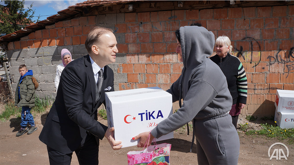 aa_balkans's tweet photo. #Srbija: #TIKA u Novom Pazaru podelila ramazanske pakete https://t.co/40fFu23wND #NoviPazar #Ramazan #Turkiye #BasarBasol #MehmetMeteAnač https://t.co/FUuWCmDlQf