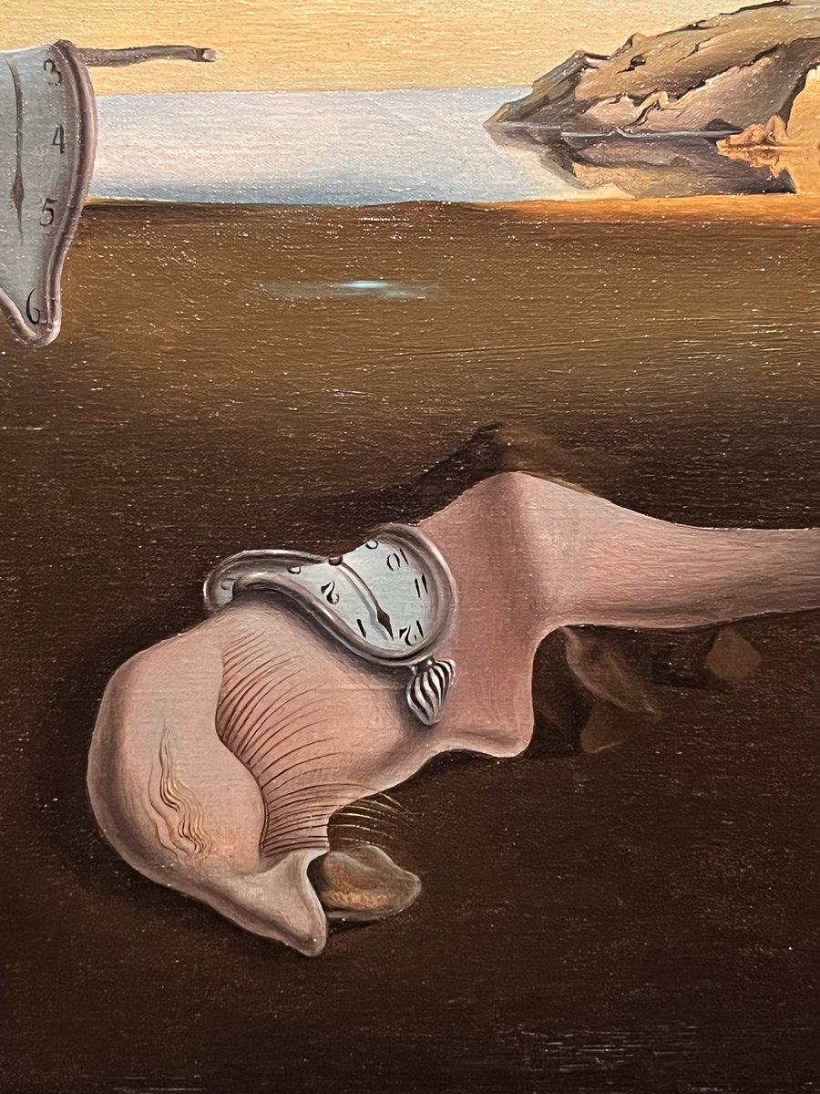 Did you know that 'The Persistence of Memory' by #SalvadorDali was given by an anonymous donor to the <a href="/MuseumModernArt/">MoMA The Museum of Modern Art</a> in New York? It is certainly his most recognizable image with its distinctive melting clocks. And the painting is quite small (9.5 in x 13 in).
