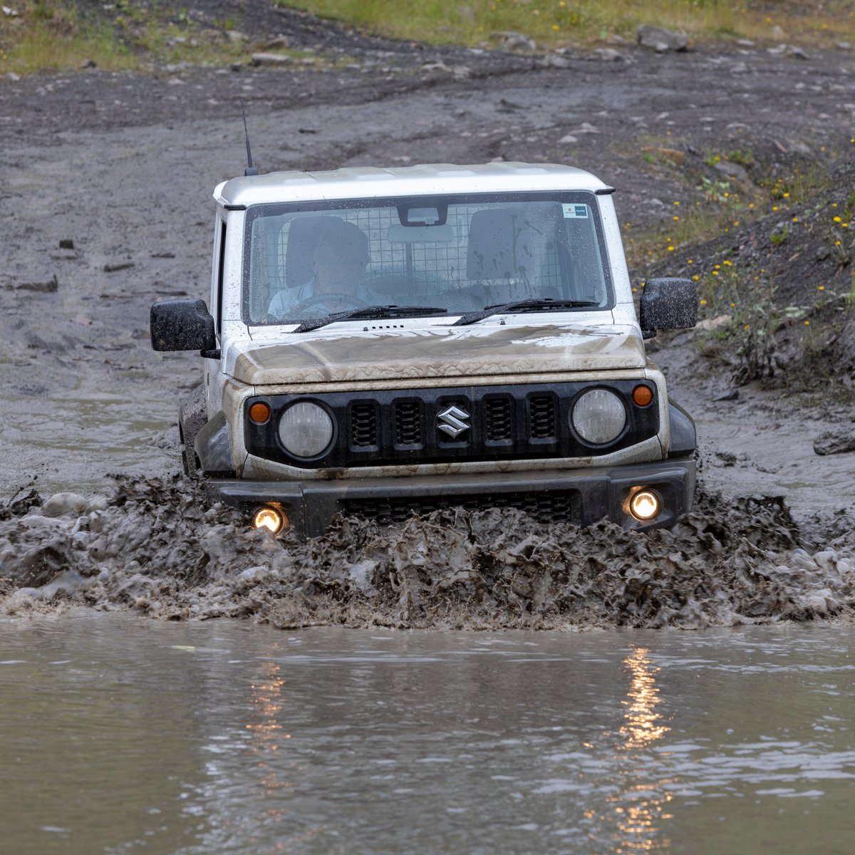 Let’s take this Jimny through the mud!