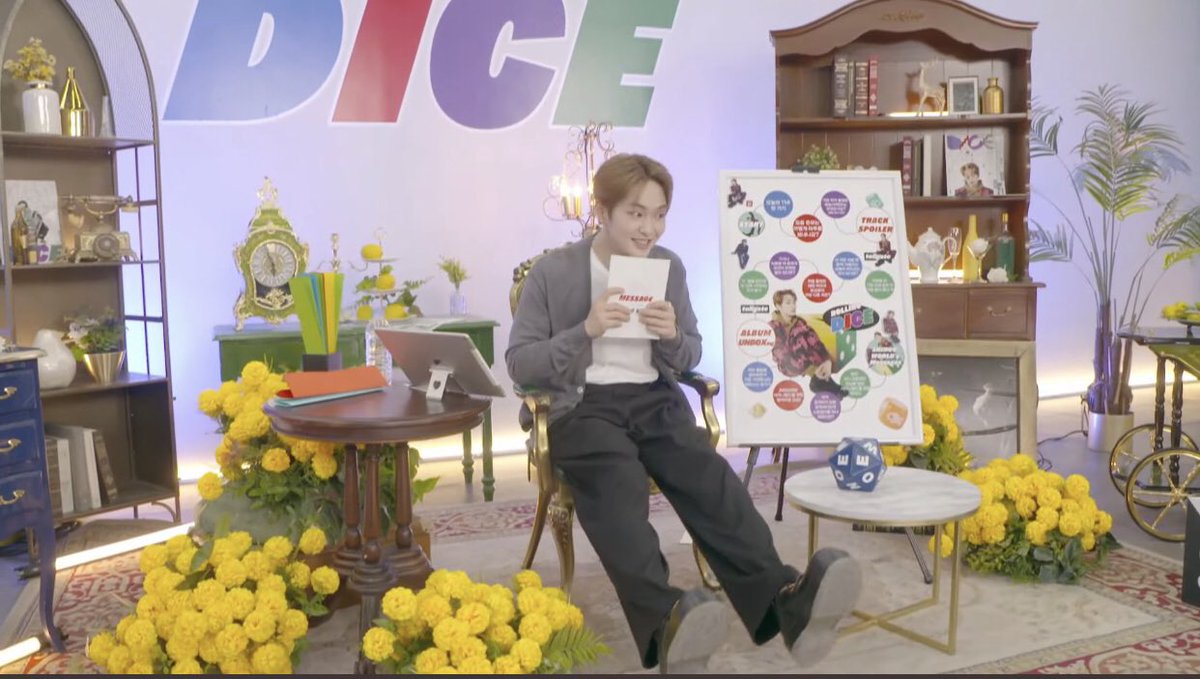 shineeworldplus's tweet photo. [🎲] So proud of him! Love him so much! 💙💎

#onew #ONEW_다이스 #ONEW_DICE #SHINee https://t.co/jtHTYgNkCD