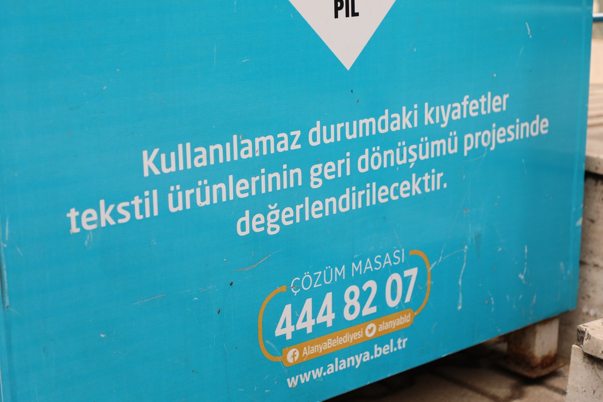 ALANYABLD's tweet photo. Başkanımız @AdemMuratYucel, “Kıyafetlerin hepsini toplayıp satışa çıkarıyoruz gibi iftira atıyorlar. Tek duam bu iftiraları atanların Gönül Pınarı gibi projelere bir gün kendilerinin de ihtiyaç duymamasıdır.” dedi.

Ayrıntılar: https://t.co/ESnYNMumYC https://t.co/uWSo7WkaMC