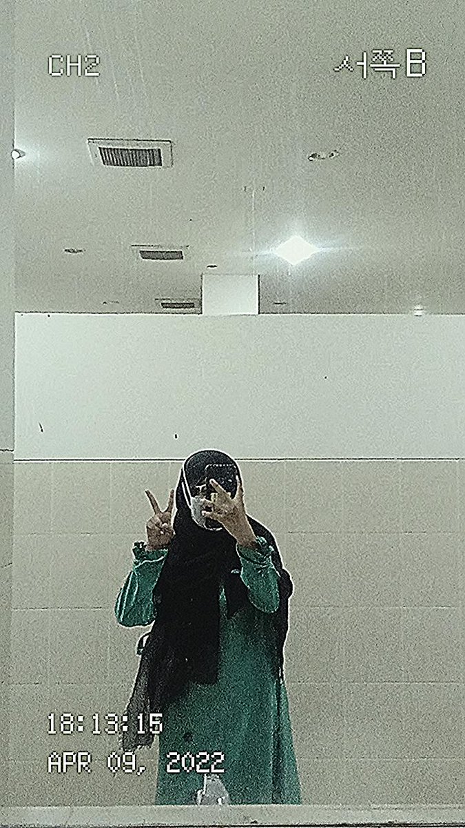 wqansa's tweet photo. yEaH fiRSt raMaDhAn iN dOrM + cAmpUs yUHuy

# bju bukber ala anak soptie xIeXiee https://t.co/rf7zdndAff