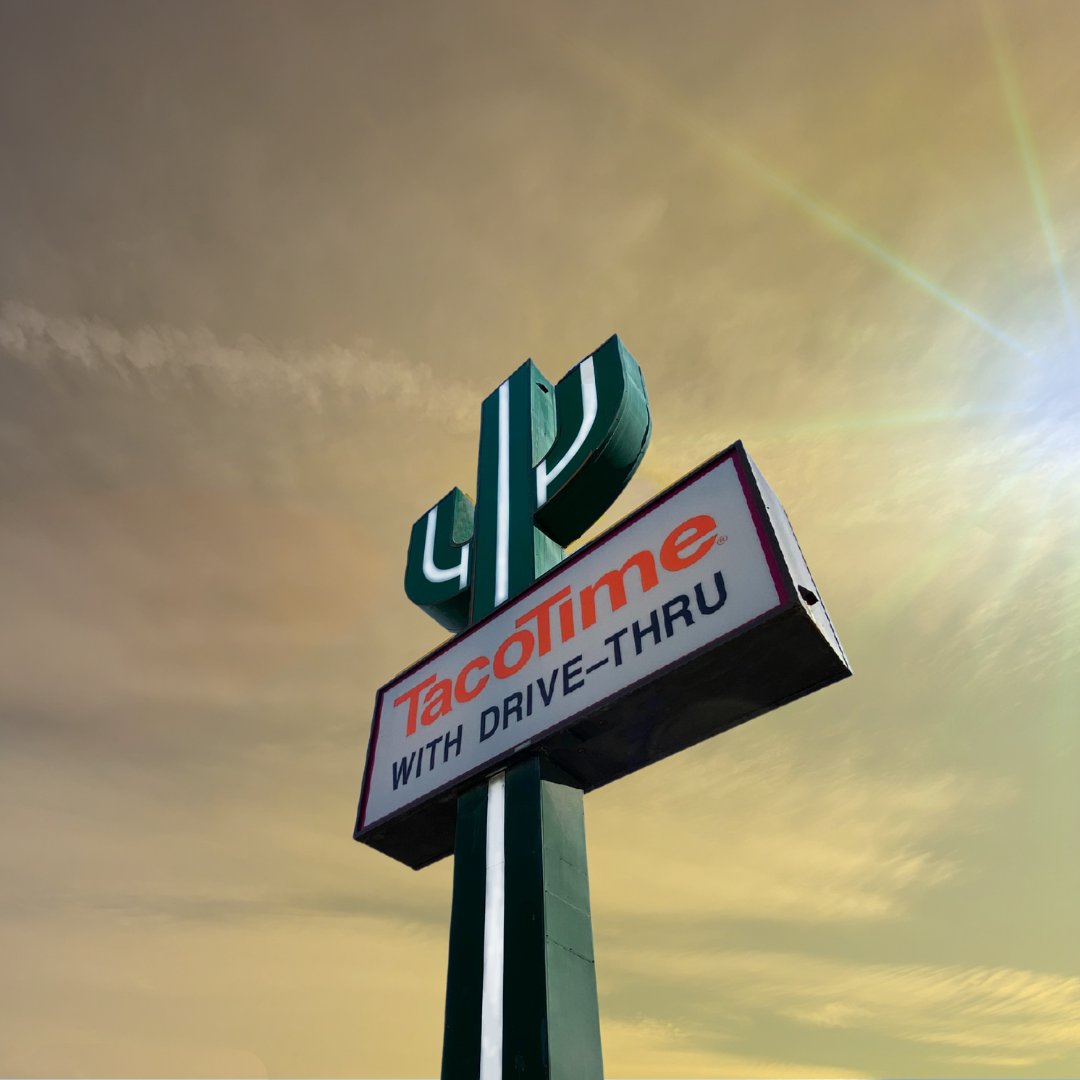 TacoTimeRegina's tweet photo. Beat the hustle and bustle of Mondays! 🗓️ TacoTime Regina drive thru's always open to serve you and get you going with your day! 👍

#TacoTime #Regina #YQR https://t.co/5WKABQDA29