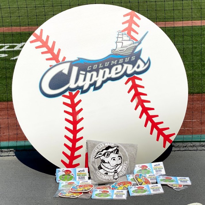 CLBClippers's tweet photo. @moomoocarwash 🚨HERE WE GO!!!🚨

RETWEET this tweet for a chance to win this Moo Moo prize pack with: a t-shirt, 2 air fresheners, and 4 vouchers for a free Crème de la Crème VIP car wash!
 
1️⃣ winner announced at 3:00pm EST

#ThisShipRocks⚓| @moomoocarwash🐮

Rules: https://t.co/bvMGbBsw82 https://t.co/wWfITDCjNM