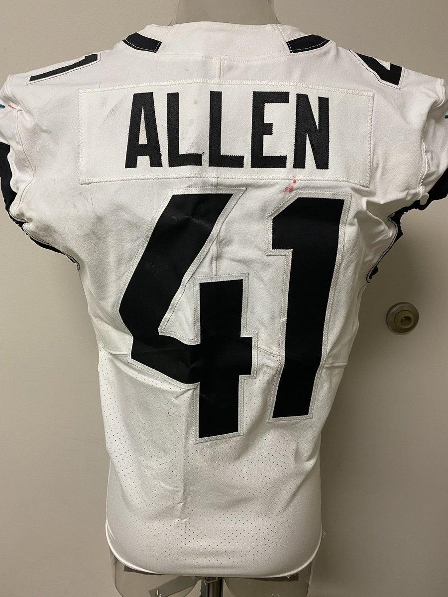 JagsMegaFan's tweet photo. Who would like this Josh Allen game used Jersey for free? I'm not joking around. Our company is giving away a free game used Josh Allen Jersey from the Patriots game last year. Please help and RT. TY so much. Good luck

https://t.co/enfNAlJc3B https://t.co/YILE0na5V5