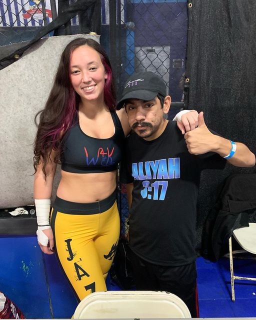 DasWonderGecko's tweet photo. awesome to meet @jazzywangyang   #jazzyyang #freebabes #DragonPrincess #JimmyYang #warriorsofwrestling #Aliyah317 #whostheyangJazzyYang https://t.co/a1bwDTu05q
