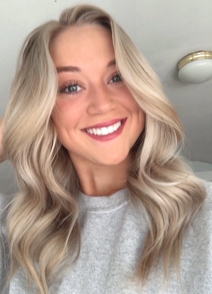 2 selfies because I actually looked like a girl 2 days in a row this weekend🌼