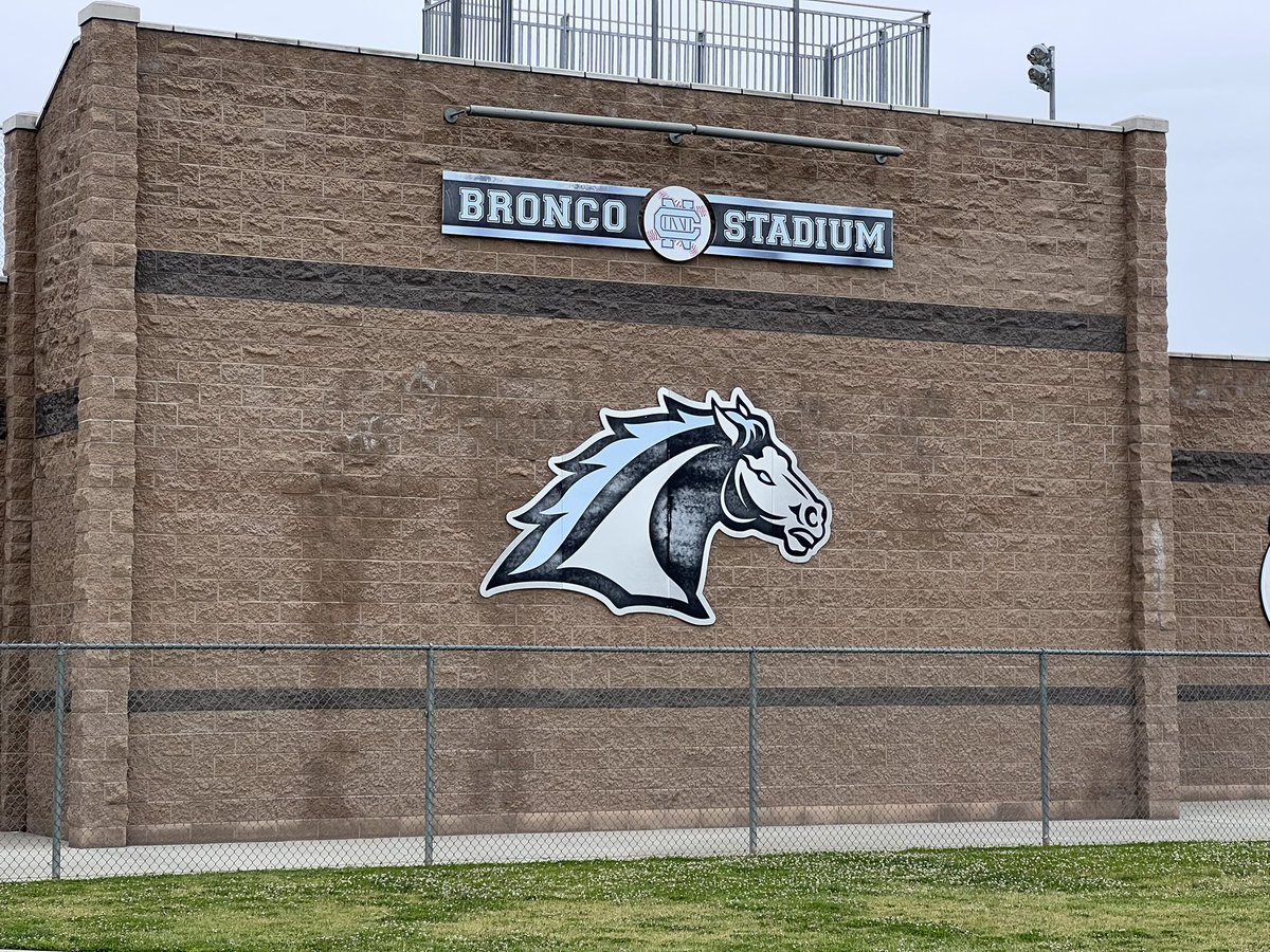 Greeting from #ClovisNorth where <a href="/CNBroncoBSBL/">Clovis North Baseball</a> hosts <a href="/BaseballPlacer/">Placer High School Baseball</a> in Game 1 of the <a href="/easterclassic/">FresnoEasterClassic</a>.