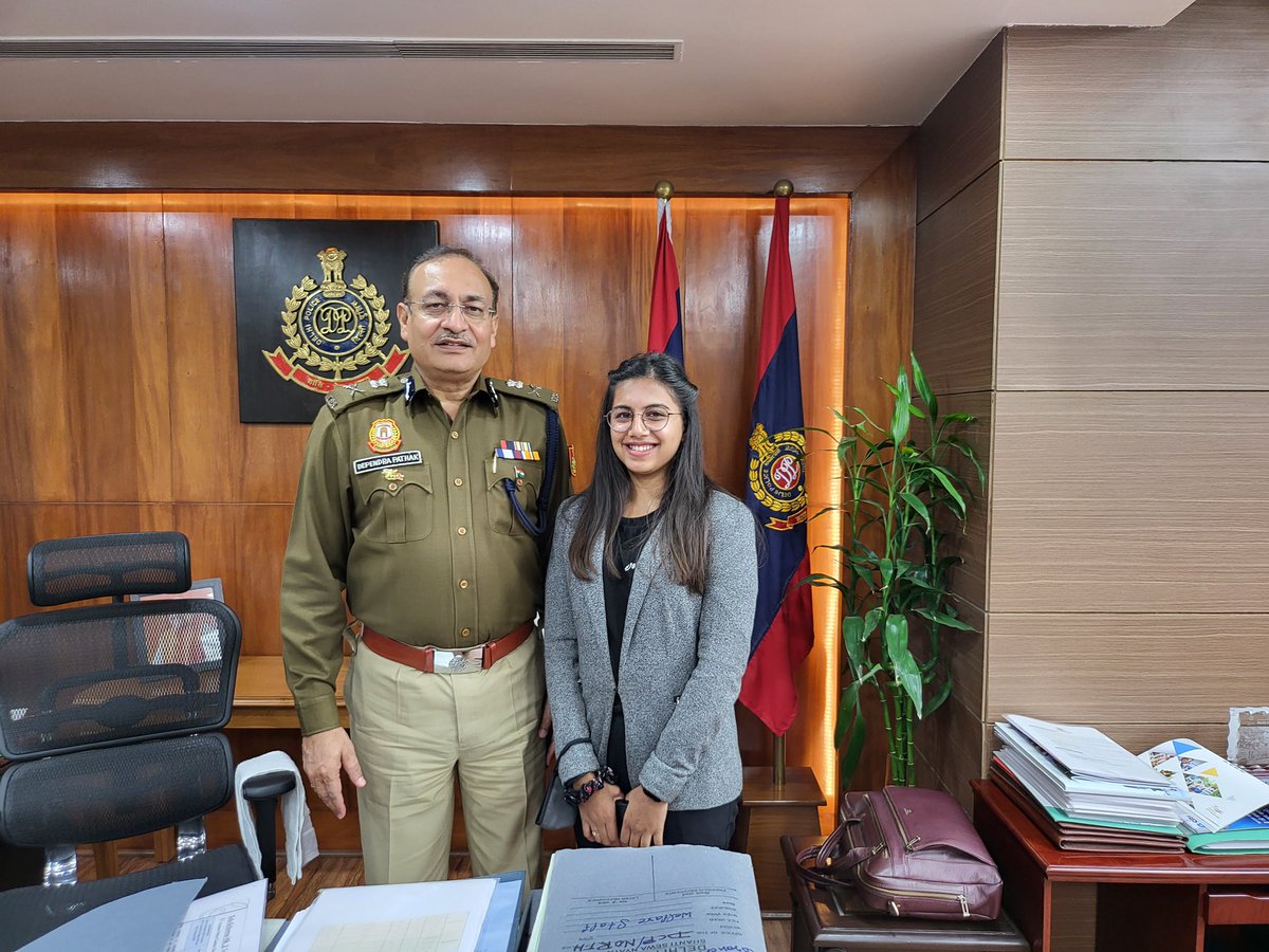 anuureet's tweet photo. It was gratifying meeting all of them. 
Got to know a lot of things.
Gained practical knowledge and insights. 

Thankyou all for your guidance. 🙏🏻 

#throwback 

Credits : @journomitalli1 

📍: Delhi Police Headquarters 

#delhi #DelhiPolice #delhipoliceheadquarters https://t.co/8Ek4NLGA4n