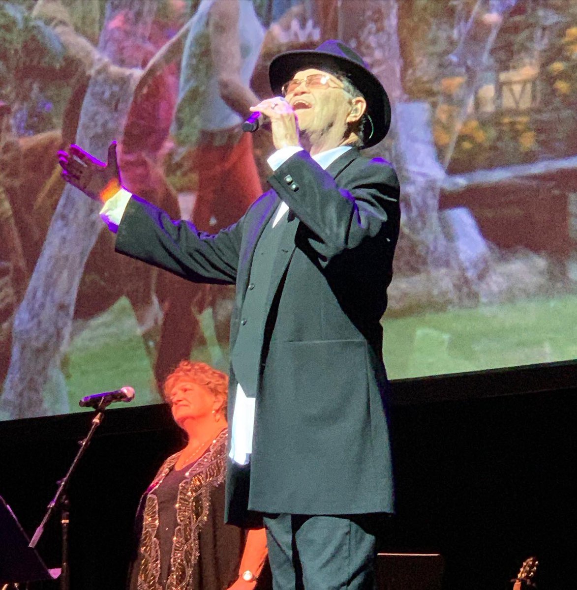 HeyCarri3eAnn's tweet photo. @TheMickyDolenz1 was phenomenal in Cincinnati! It was another magical Monkee night! I laughed; I cried—I sang along and got up and danced! Micky’s voice remains one of the best in the business!  Get your tickets while you can! Drove 9 hours to see the show! Worth it and more!! 💕 https://t.co/ctZn4IjTkQ