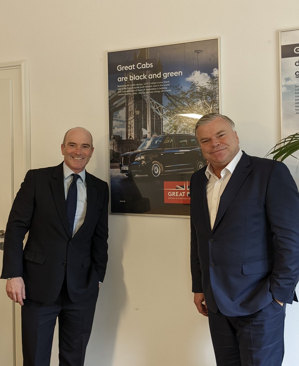 SKendallFCDO's tweet photo. Ich habe mich gefreut,  @LondonEVCompany CEO Joerg Hofmann bei uns im Britischen Generalkonsulat in Muenchen willkommen zu heissen!
Bei Klimaschutz und Nachhaltigkeit hat 🇬🇧 eine starke Bilanz vorzuweisen. https://t.co/I73AHgciZK