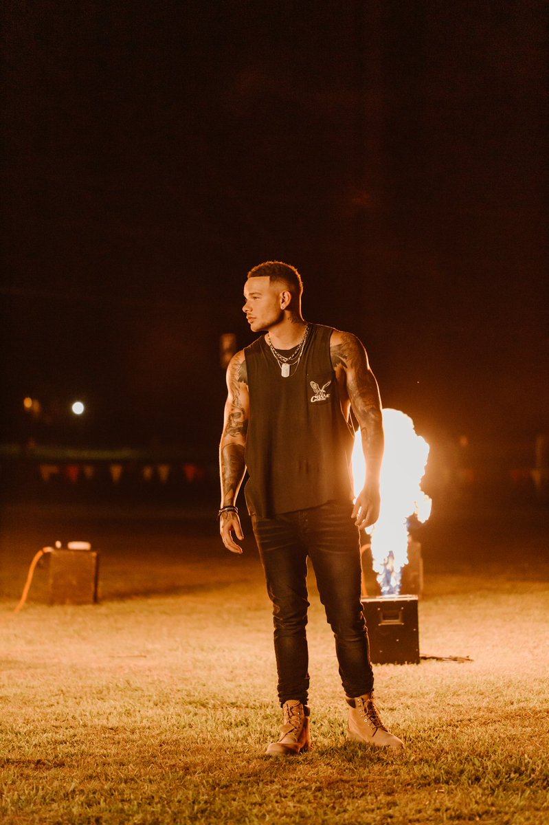 One Retweet = One Vote 🔥
Let’s get this WIN! 
#VoteKaneCMT