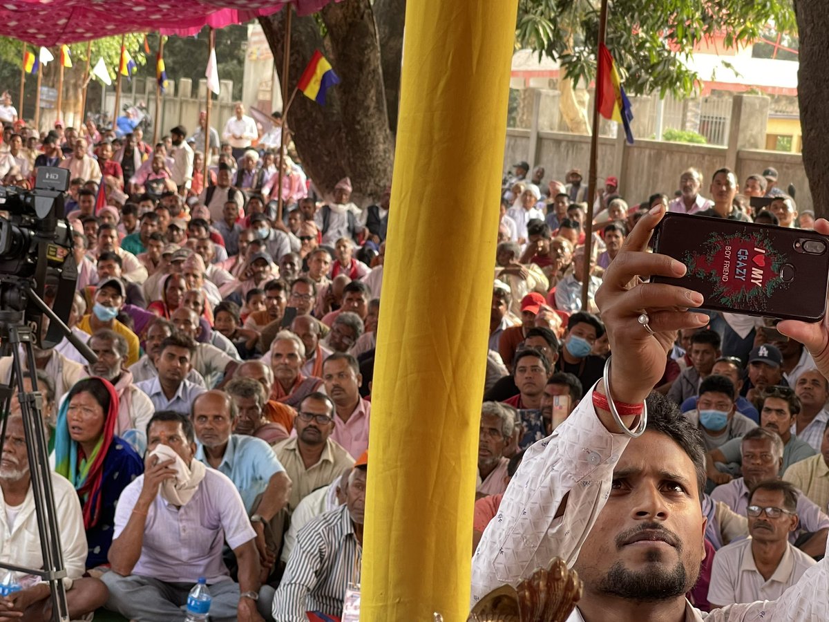 आज बाराको कलैयामा राप्रपाद्वारा आयोजित भव्य सभामा सहभागी हुन पाउँदा असाध्यै खुसी लागेको छ ।
जसपा लोकतान्त्रिकका केन्द्रीय सदस्य महाप्रसाद यादव लगायत नेका ,एमाले, मावोवादीबाट ५०० भन्दा धेरैलाई राप्रपामा स्वागत गर्न पाउँदा हामी हर्षित छौ
